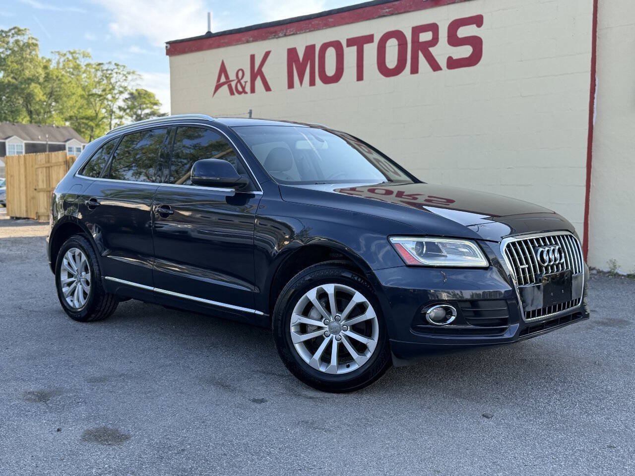 Used 2013 Audi Q5 2.0T Premium w/ Lighting Pkg AWD/4WD image 1