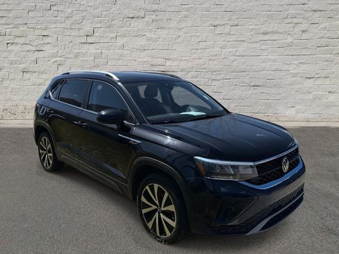 Used 2024 Volkswagen Taos SE image 7