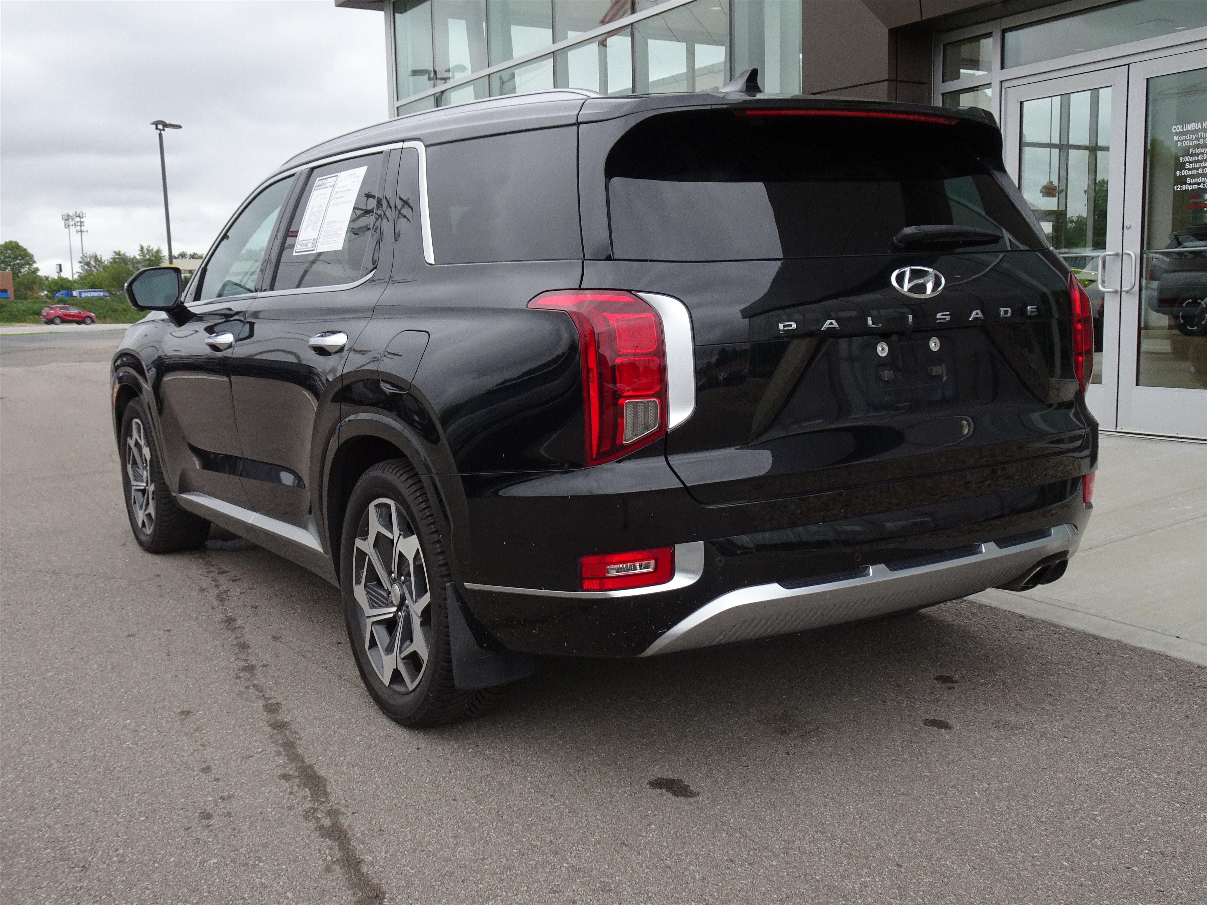 Used 2022 Hyundai Palisade Calligraphy FWD image 3