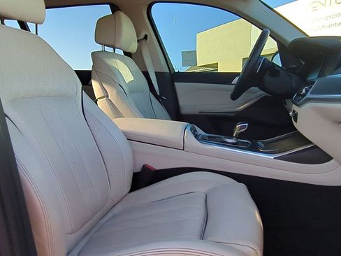 Used 2020 BMW X7 xDrive40i w/ Premium Package image 26