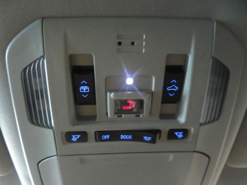 Used 2021 Toyota Highlander Platinum FWD image 55