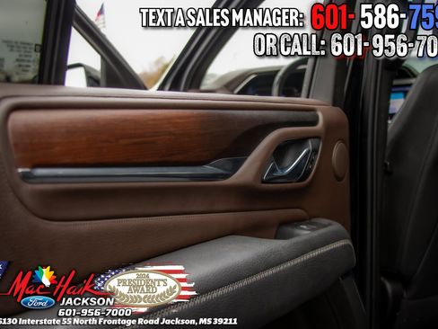 Used 2021 GMC Yukon XL Denali w/ Denali Premium Package image 13