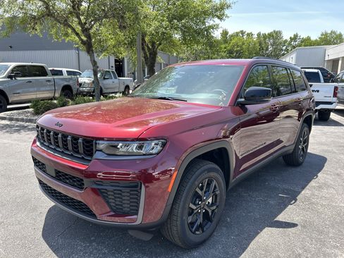 New 2026 Jeep Grand Cherokee L 2WD image 3