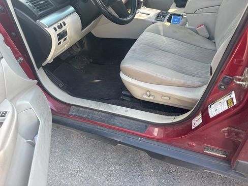 Used 2014 Subaru Outback 2.5i Premium w/ Accessory Value Package (OYZ) AWD/4WD image 11