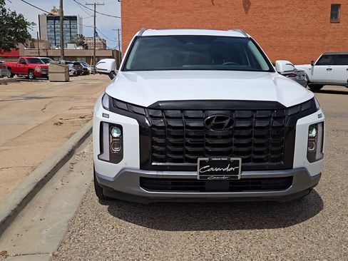 Used 2024 Hyundai Palisade Limited image 3