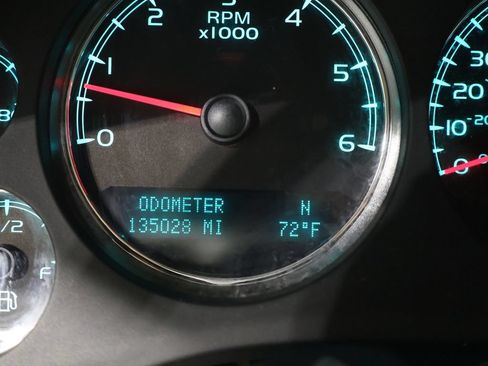 Used 2013 GMC Yukon SLT w/ SLT-2 Equipment Package AWD/4WD image 38