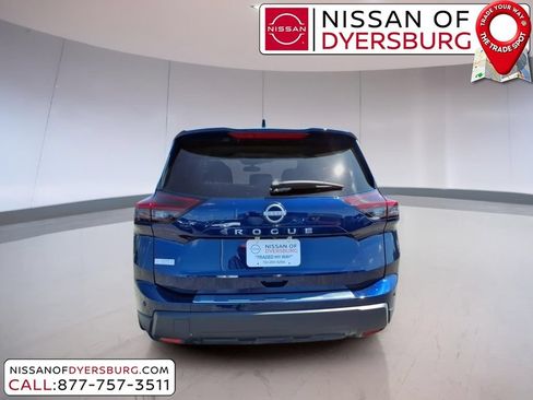 Used 2025 Nissan Rogue SV FWD image 4