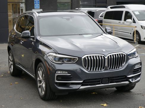 Used 2020 BMW X5 xDrive50i w/ Executive Package image 6