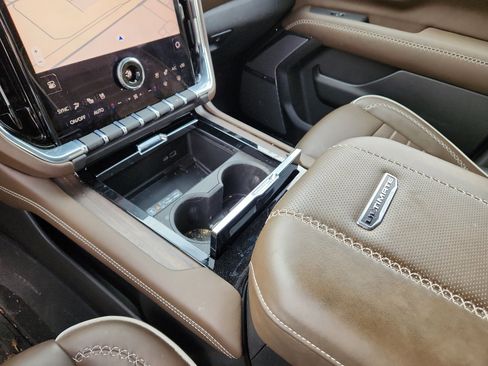 Used 2025 GMC Yukon XL Denali Ultimate w/ LPO, Floor Liner Package image 19