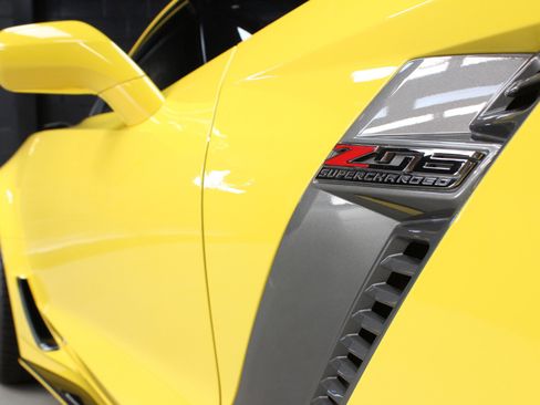 Used 2016 Chevrolet Corvette Z06 w/ 3LZ Preferred Equipment Group image 24