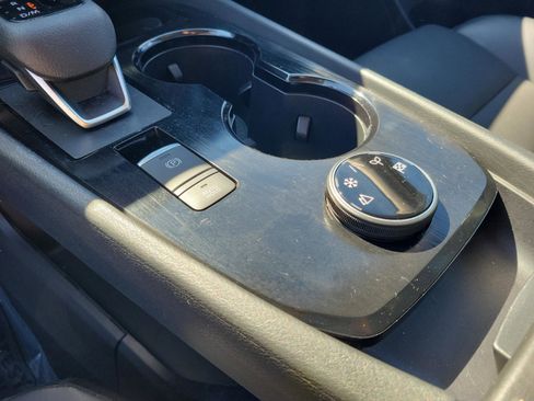 Certified 2021 Nissan Rogue SV w/ Premium Package image 31