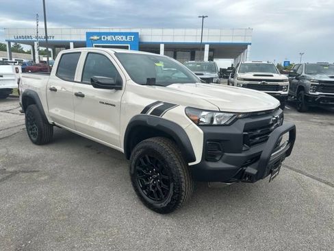 New 2026 Chevrolet Colorado Trail Boss w/ Off-Road Front Bumper Package AWD/4WD image 1