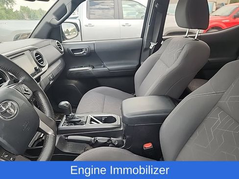 Used 2017 Toyota Tacoma TRD Sport w/ Tow Package (A/T) AWD/4WD image 10