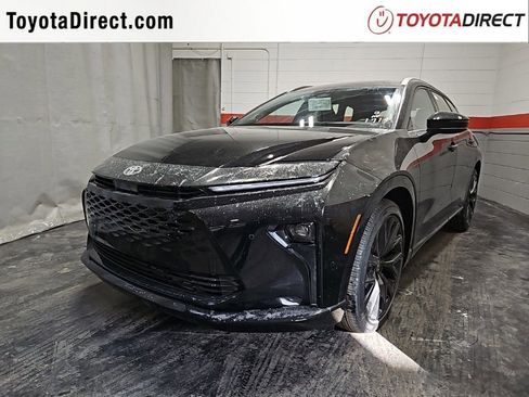 New 2025 Toyota Crown Signia image 3