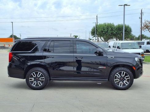 Used 2024 GMC Yukon AT4 w/ AT4 Premium Package AWD/4WD image 2