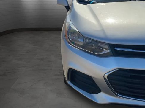 Used 2017 Chevrolet Trax LS FWD image 32