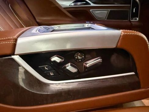 Used 2018 BMW 750i xDrive AWD/4WD image 35