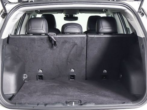 Used 2022 Jeep Compass Limited image 19