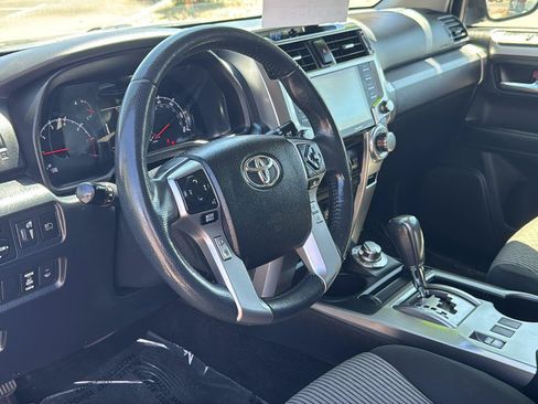 Used 2022 Toyota 4Runner SR5 AWD/4WD image 24