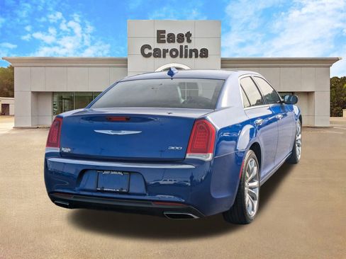 Used 2018 Chrysler 300 Limited w/ Safetytec Plus Group image 3