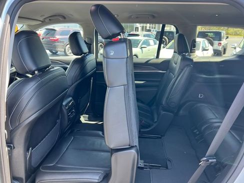 Used 2023 Jeep Grand Cherokee L Limited w/ Black Appearance Package AWD/4WD image 6