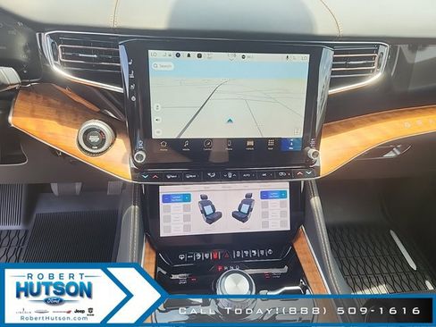 New 2024 Jeep Grand Wagoneer Series III w/ HD Trailer Tow Package image 19