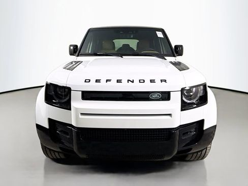 New 2025 Land Rover Defender 110 X-Dynamic SE image 2