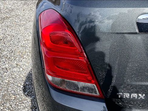 Used 2020 Chevrolet Trax Premier image 28