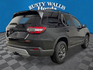 New 2025 Honda Pilot TrailSport video 3