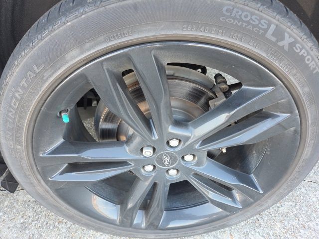 Used 2019 Ford Edge ST w/ Equipment Group 401A AWD/4WD image 15
