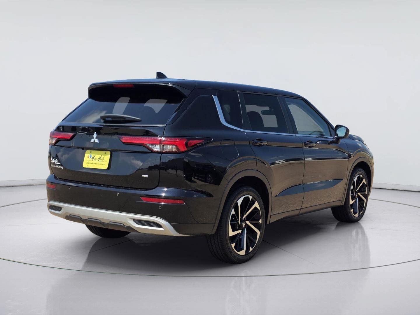 Used 2024 Mitsubishi Outlander SE FWD image 5