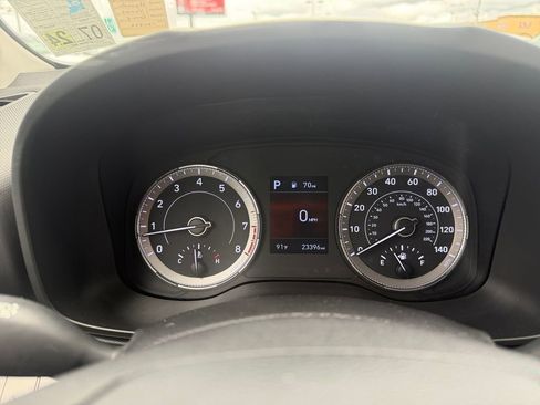 Used 2022 Hyundai Venue SEL FWD image 17