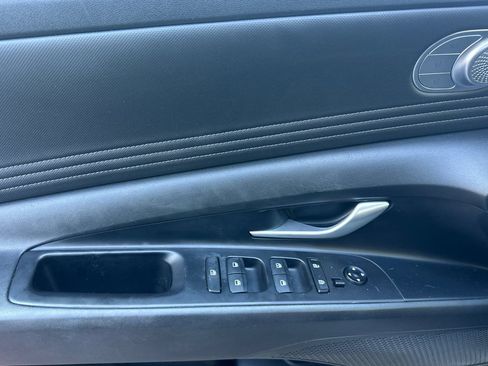 Used 2023 Hyundai Elantra Limited FWD image 11