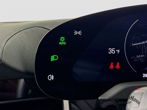 Used 2022 Porsche Taycan image 10