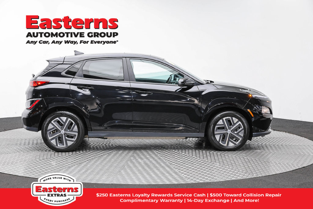 Used 2023 Hyundai Kona SEL FWD image 5