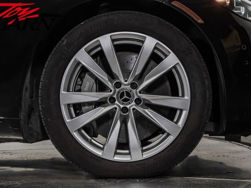 Used 2022 Mercedes-Benz S 500 4MATIC w/ 3D Technology Package image 16