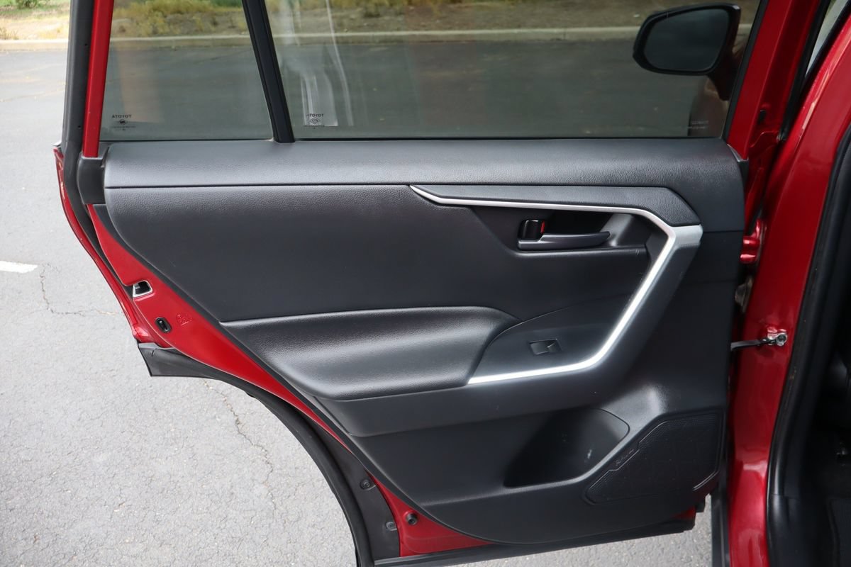 Used 2021 Toyota RAV4 LE w/ Carpet Mat Package (TMS) AWD/4WD image 24