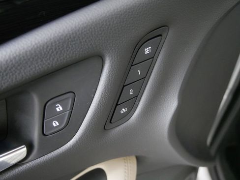 Used 2018 Buick Envision Premium image 14