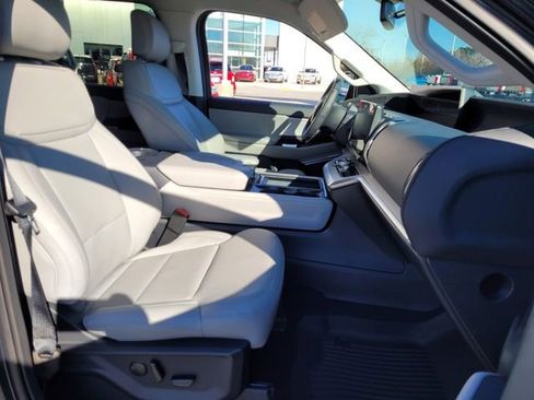 New 2026 Ford Expedition Active RWD image 43