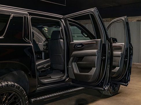 Used 2026 Chevrolet Suburban Z71 w/ Comfort Package AWD/4WD image 31