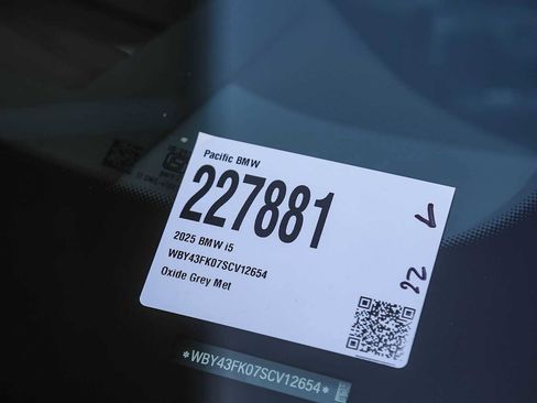 Used 2025 BMW i5 M60 w/ Premium Package image 24