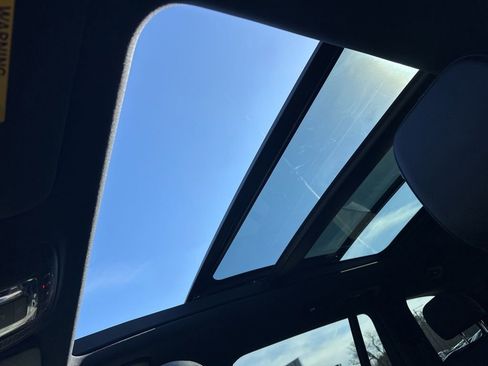 Used 2025 Mercedes-Benz GLS 450 4MATIC image 33