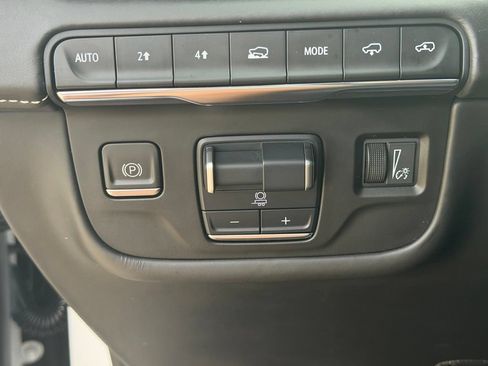 Used 2022 Cadillac Escalade Sport Platinum AWD/4WD image 25