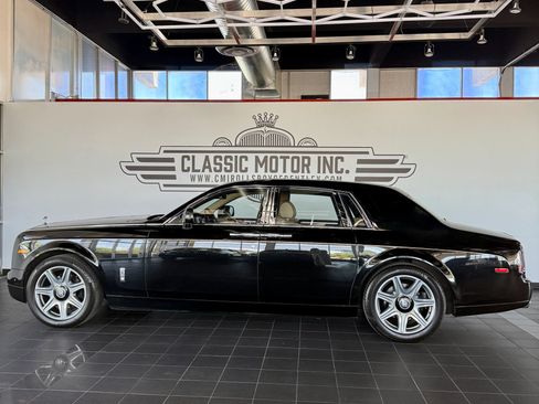 Used 2015 Rolls-Royce Phantom Sedan RWD image 3