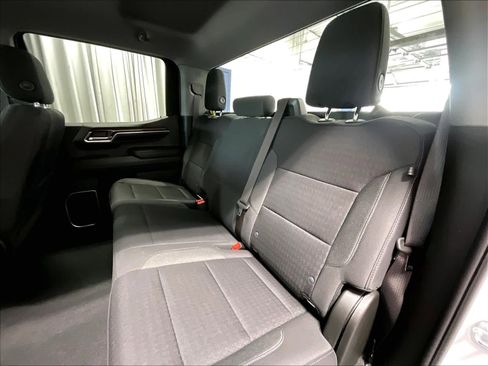 Used 2023 Chevrolet Silverado 1500 LT AWD/4WD image 15