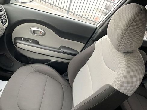 Used 2019 Kia Soul image 28