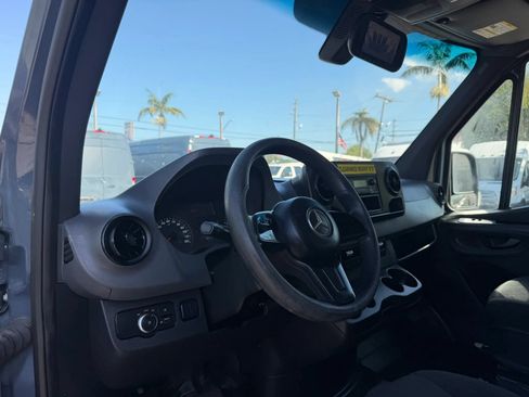 Used 2019 Mercedes-Benz Sprinter 170 image 11