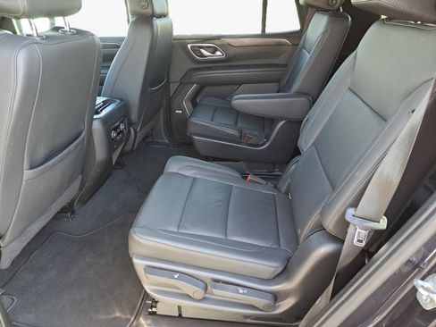 Used 2022 Chevrolet Tahoe Z71 w/ Luxury Package image 12