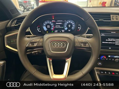 Used 2025 Audi Q3 2.0T Premium w/ Convenience Plus Package AWD/4WD image 16