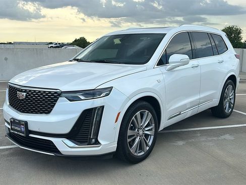 Used 2024 Cadillac XT6 Premium Luxury w/ Technology Package FWD image 9